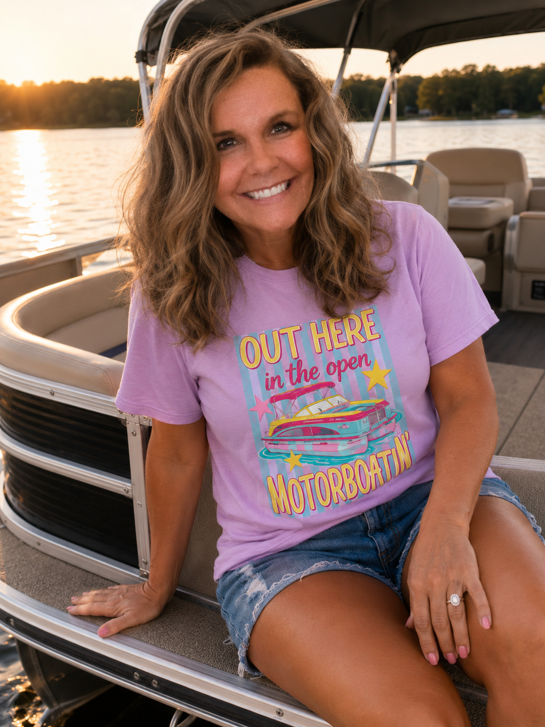 Pontoon Out Here On The Boat Motor Boatin' Comfort Colors T-Shirt Sizes S-4XL